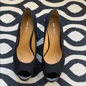 Nine West per toe wedge.